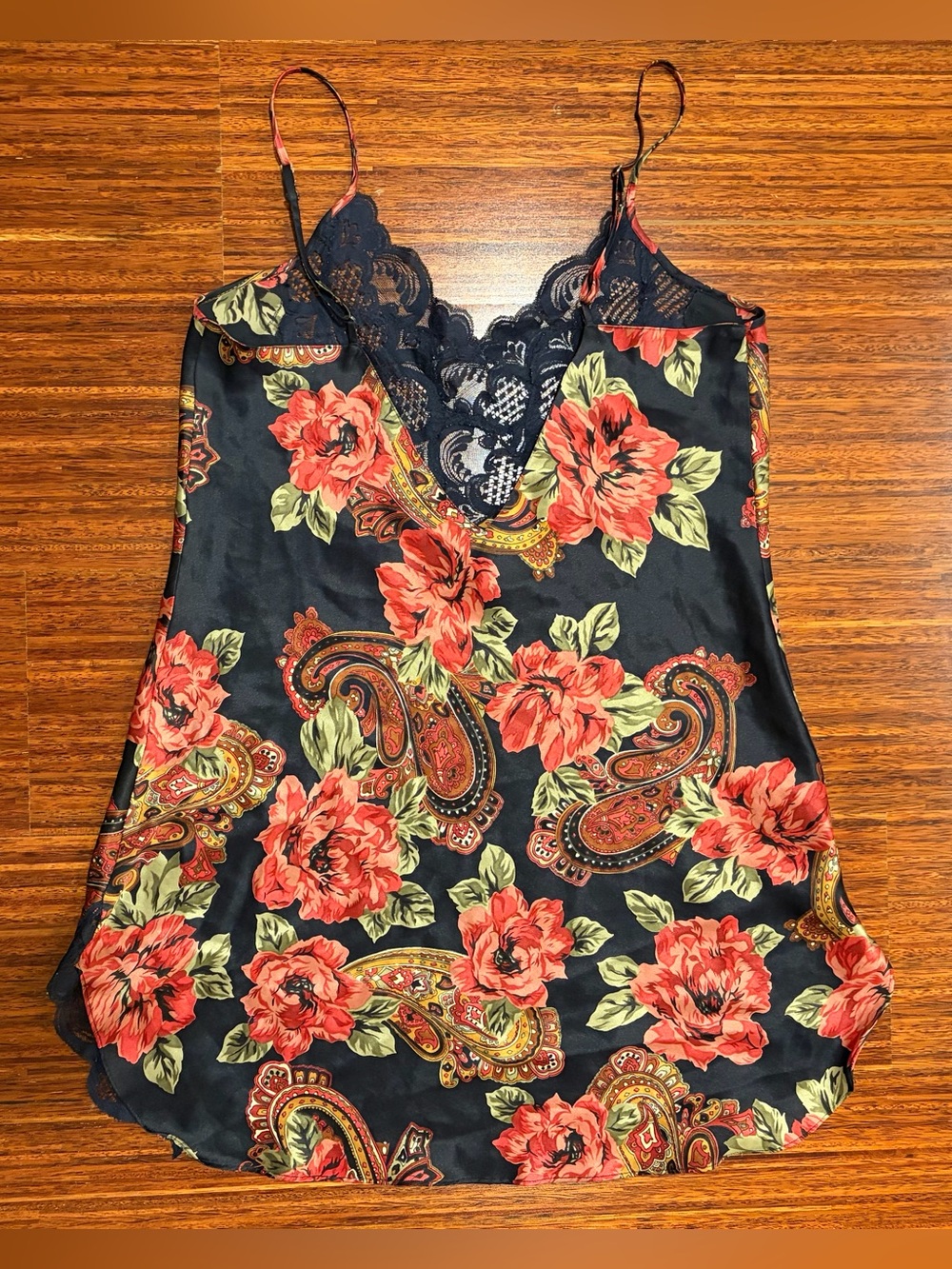 VTG Victoria’s Secret Gold Label Floral Paisley Lace Slip Dress Nightgown